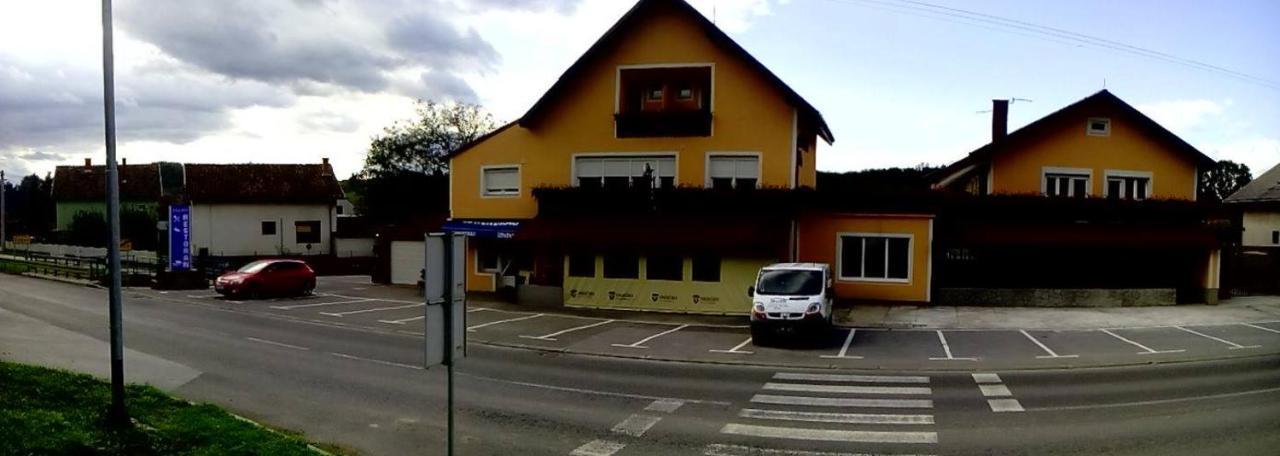 Restoran I Prenociste Egghus Hotel Nekcse Kültér fotó